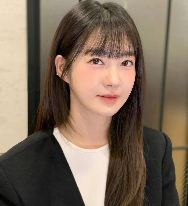 45세 이요원의 사진