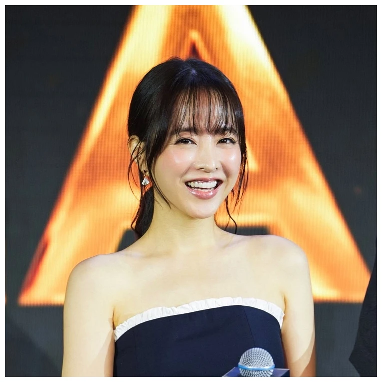 골드랜드 메인 포스터 박보영 이광수 디즈니플러스 금빛 비주얼