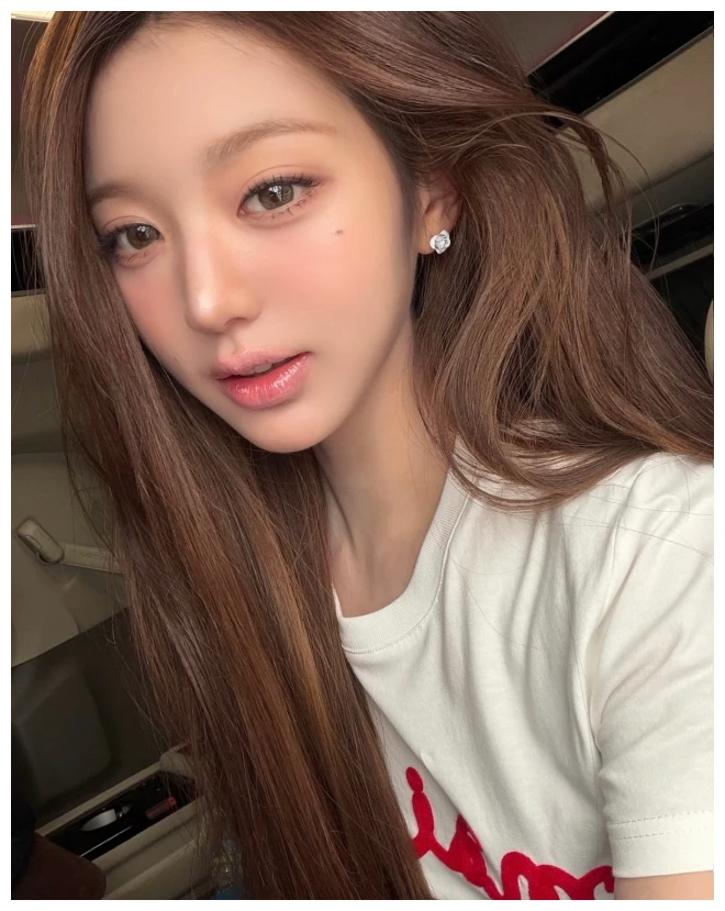 장원영 차량 안 셀카