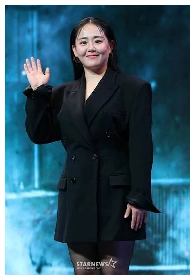 마흔을 맞은 문근영이 유퀴즈에서 근황을 전하며 웃는 모습