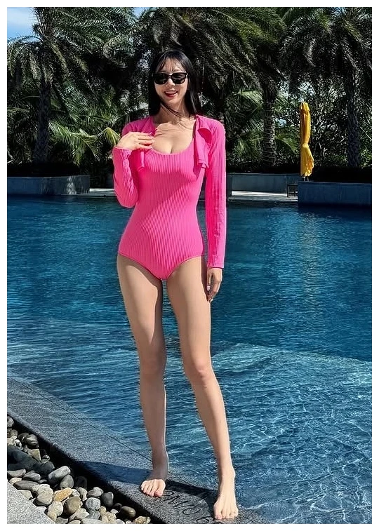 이미래 치어리더, 뮤지컬 배우 꿈 접고 5개 구단 돌아 은퇴까지 2 이미래 치어리더 키 174cm 체형이 드러나는 핑크 래시가드 전신 사진