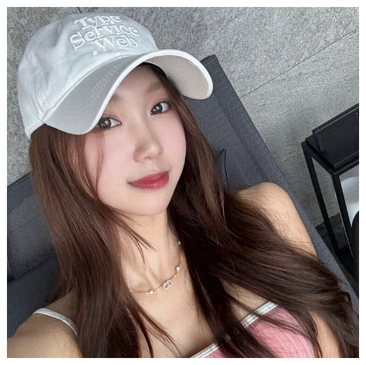 박담비 치어리더 볼캡 데일리룩 셀카
